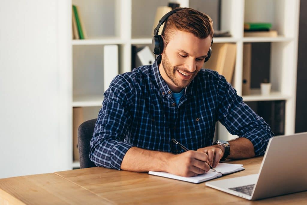 Fidelizzare i clienti con webinar e podcast